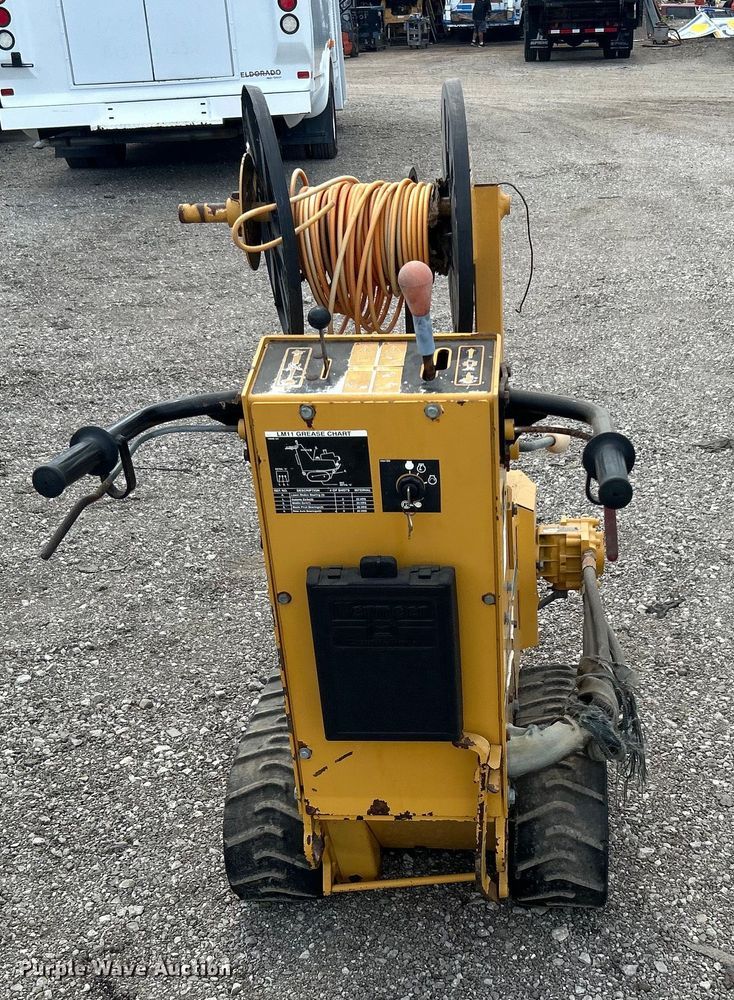 image for item EG0746 1999 Vermeer  LM11 cable plow