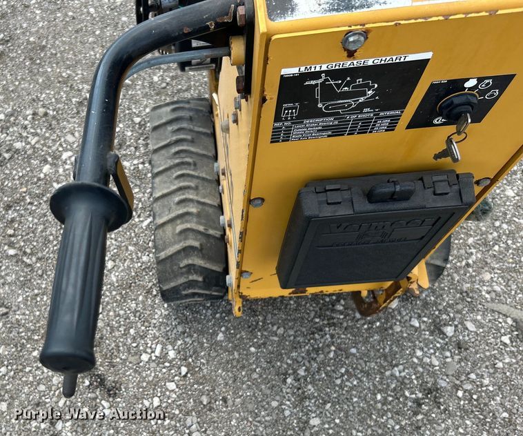 image for item EG0746 1999 Vermeer  LM11 cable plow