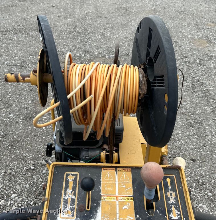 image for item EG0746 1999 Vermeer  LM11 cable plow