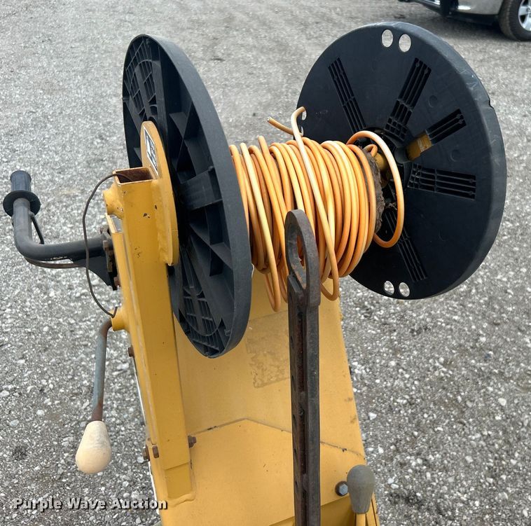 image for item EG0746 1999 Vermeer  LM11 cable plow