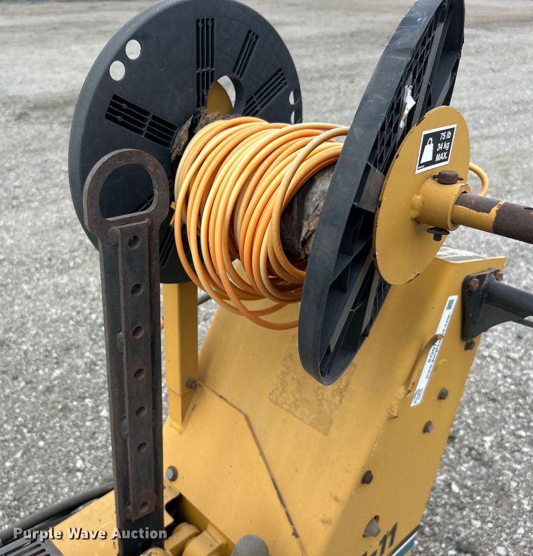 image for item EG0746 1999 Vermeer  LM11 cable plow