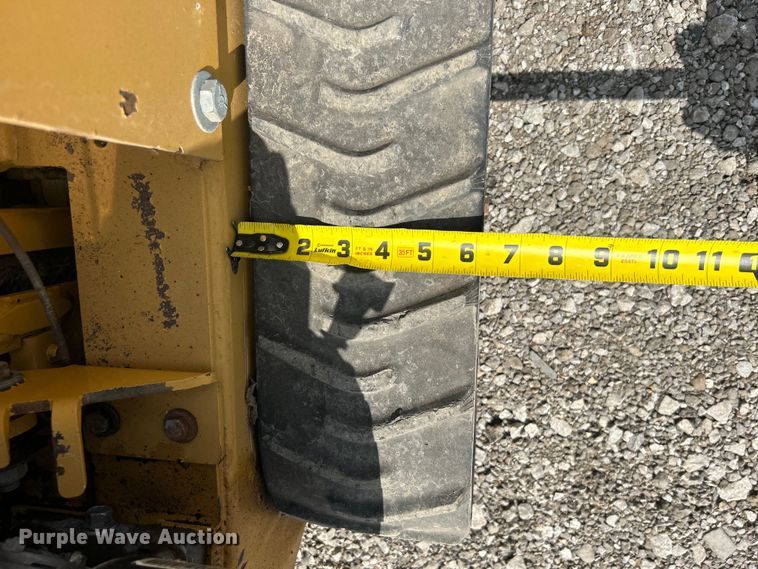 image for item EG0746 1999 Vermeer  LM11 cable plow