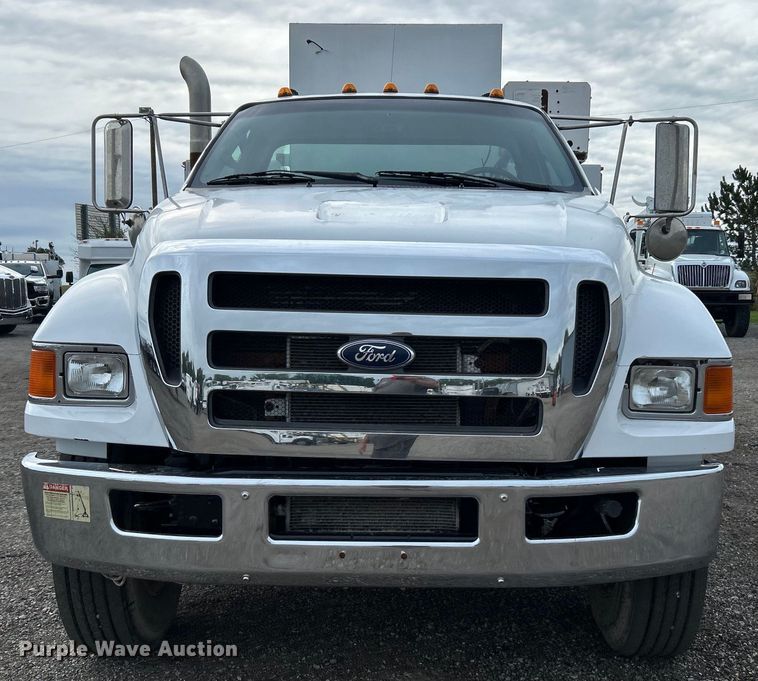 image for item EG0756 2008 Ford F750 Super Duty  utility / service truck