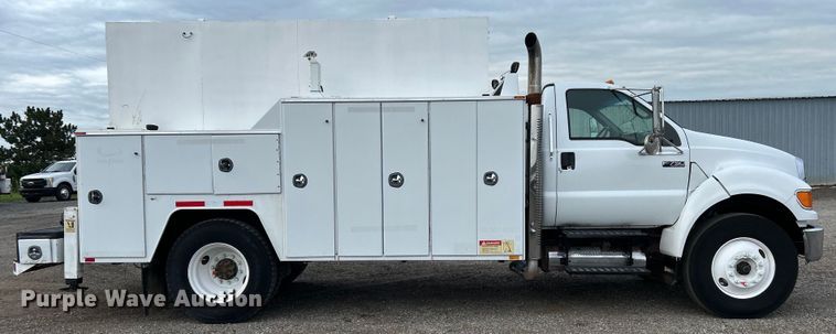 image for item EG0756 2008 Ford F750 Super Duty  utility / service truck