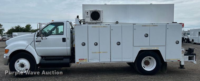 image for item EG0756 2008 Ford F750 Super Duty  utility / service truck