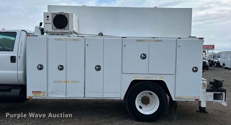 image for item EG0756 2008 Ford F750 Super Duty  utility / service truck