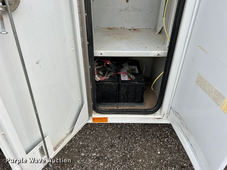 image for item EG0756 2008 Ford F750 Super Duty  utility / service truck