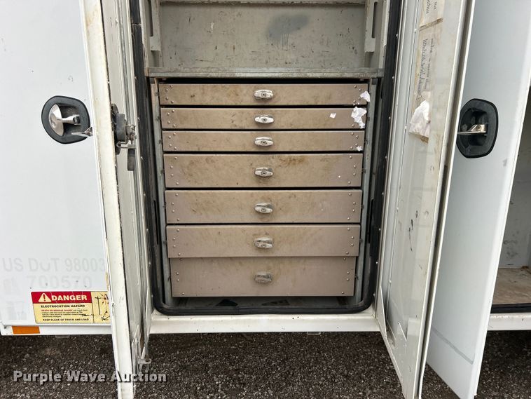 image for item EG0756 2008 Ford F750 Super Duty  utility / service truck