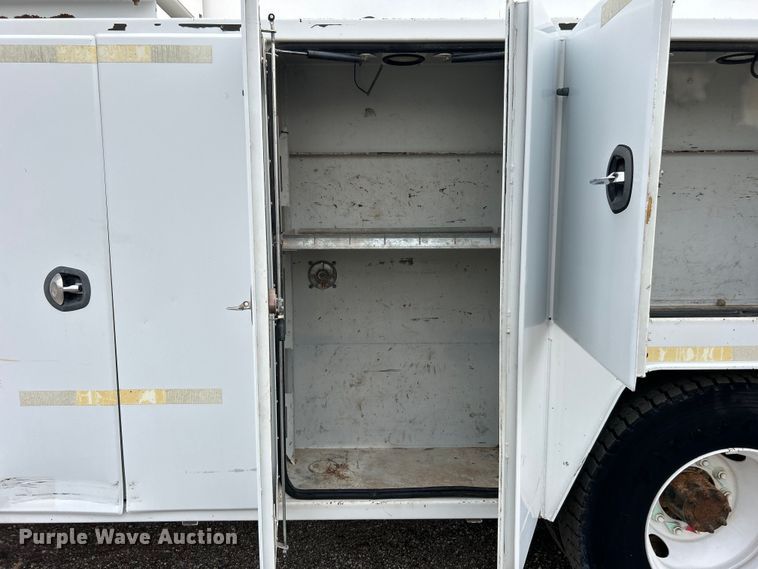 image for item EG0756 2008 Ford F750 Super Duty  utility / service truck