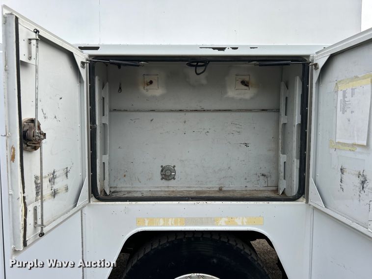 image for item EG0756 2008 Ford F750 Super Duty  utility / service truck