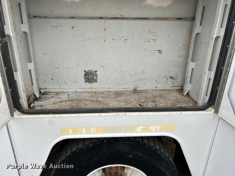 image for item EG0756 2008 Ford F750 Super Duty  utility / service truck