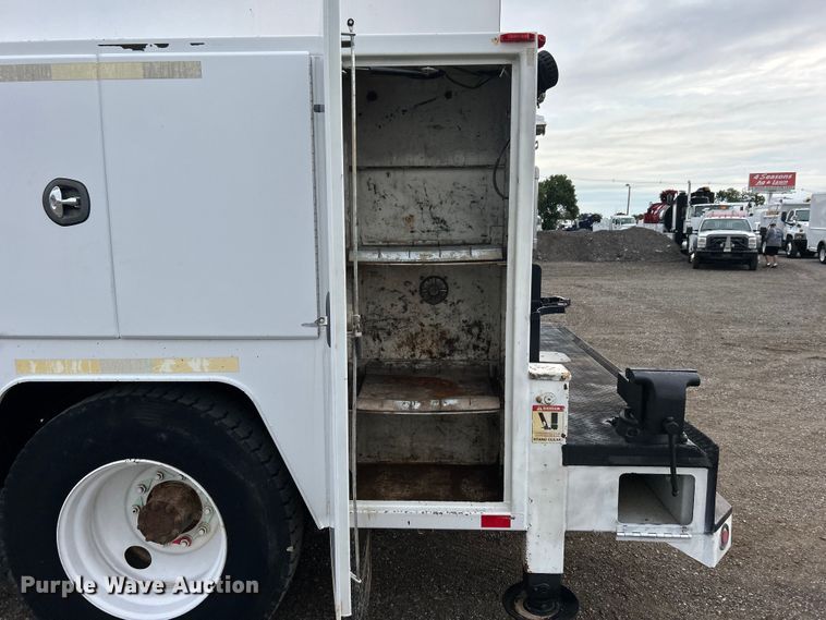 image for item EG0756 2008 Ford F750 Super Duty  utility / service truck