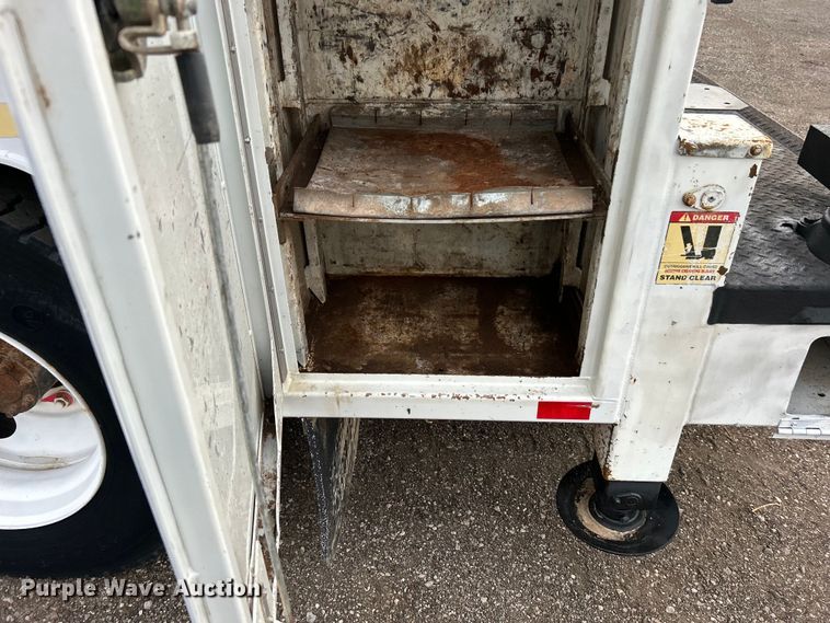 image for item EG0756 2008 Ford F750 Super Duty  utility / service truck