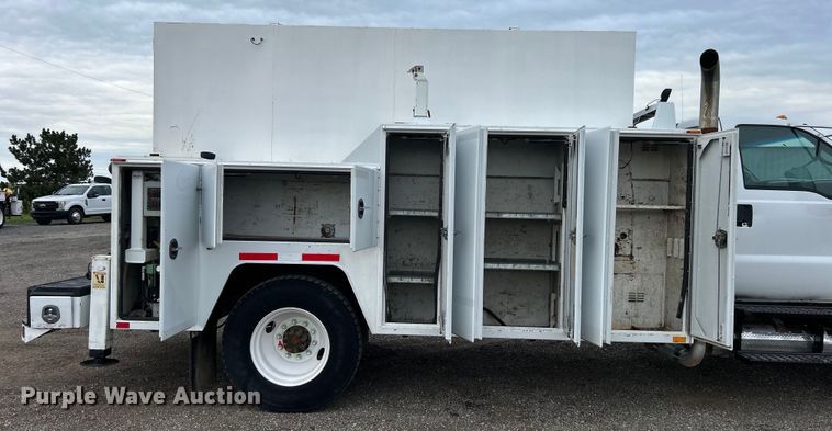 image for item EG0756 2008 Ford F750 Super Duty  utility / service truck