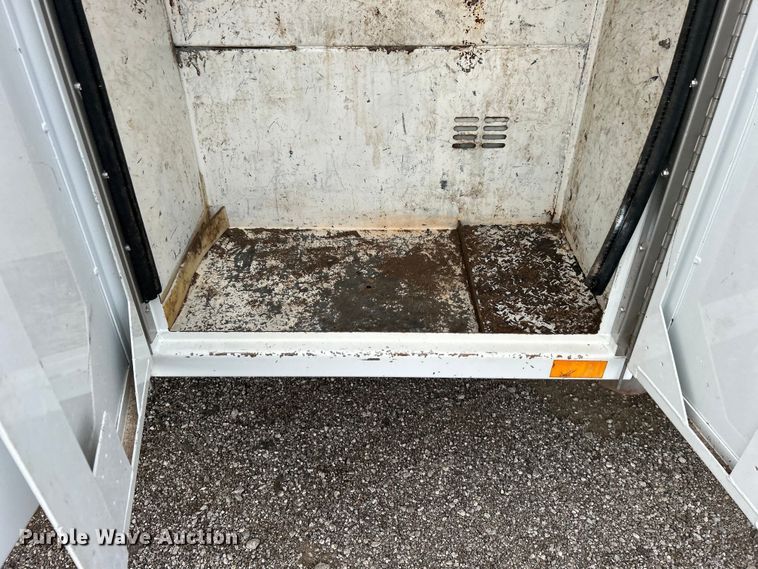 image for item EG0756 2008 Ford F750 Super Duty  utility / service truck