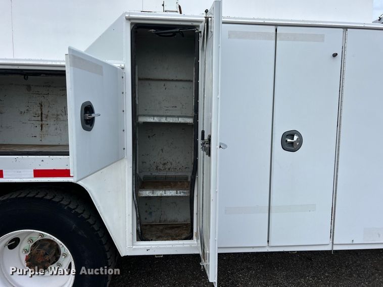 image for item EG0756 2008 Ford F750 Super Duty  utility / service truck