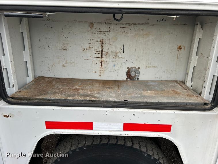 image for item EG0756 2008 Ford F750 Super Duty  utility / service truck