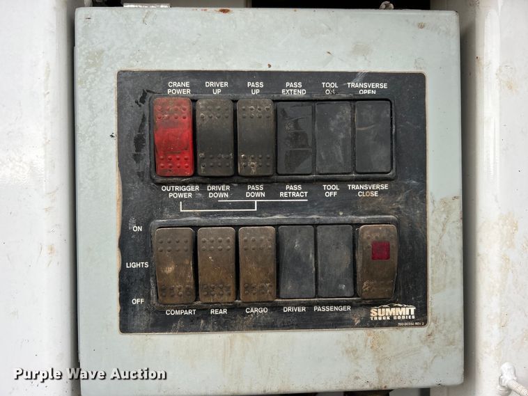 image for item EG0756 2008 Ford F750 Super Duty  utility / service truck