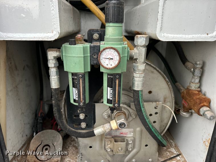 image for item EG0756 2008 Ford F750 Super Duty  utility / service truck