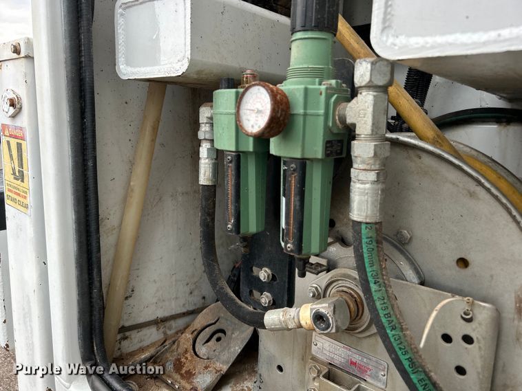 image for item EG0756 2008 Ford F750 Super Duty  utility / service truck