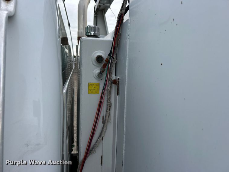 image for item EG0756 2008 Ford F750 Super Duty  utility / service truck