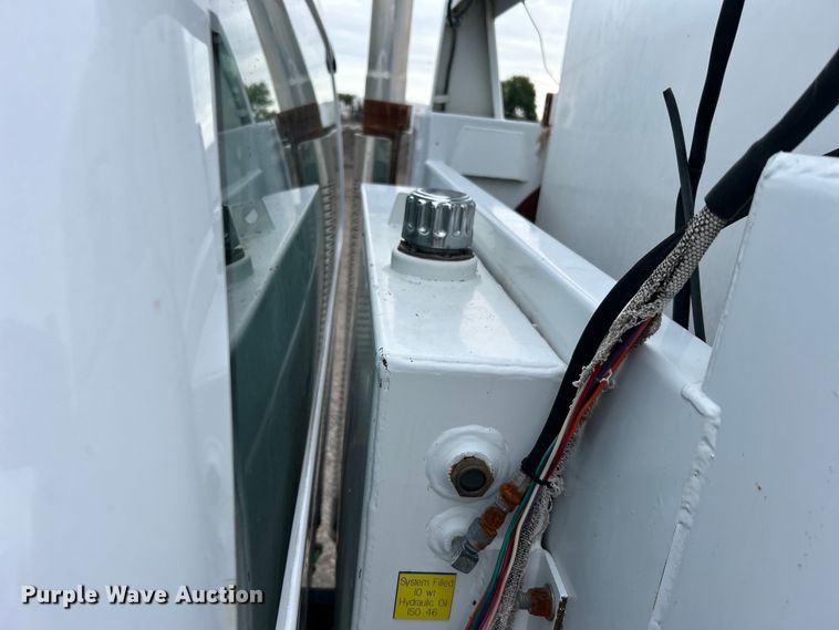 image for item EG0756 2008 Ford F750 Super Duty  utility / service truck