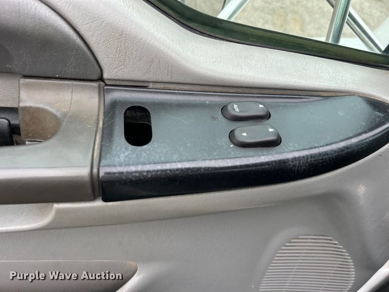 image for item EG0756 2008 Ford F750 Super Duty  utility / service truck