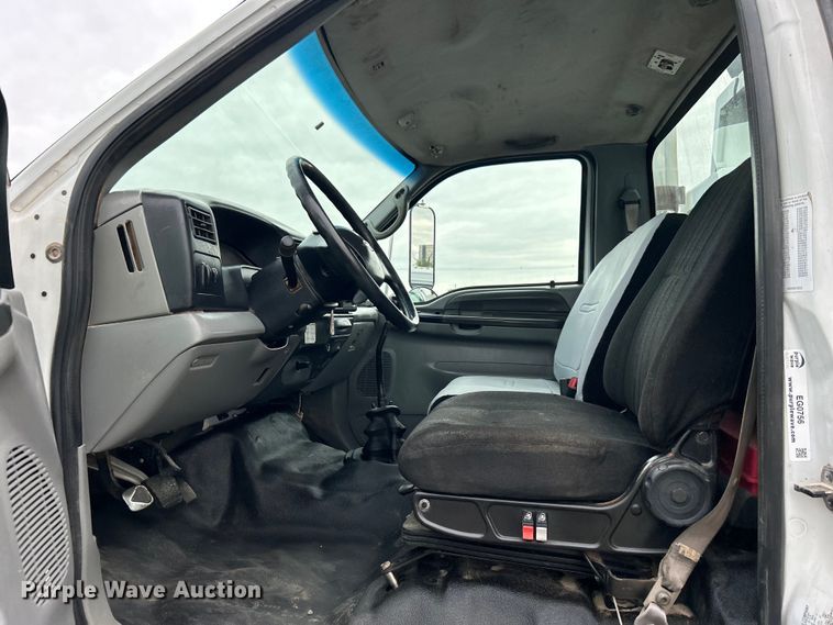 image for item EG0756 2008 Ford F750 Super Duty  utility / service truck