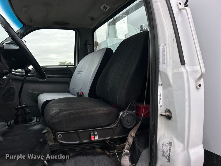 image for item EG0756 2008 Ford F750 Super Duty  utility / service truck