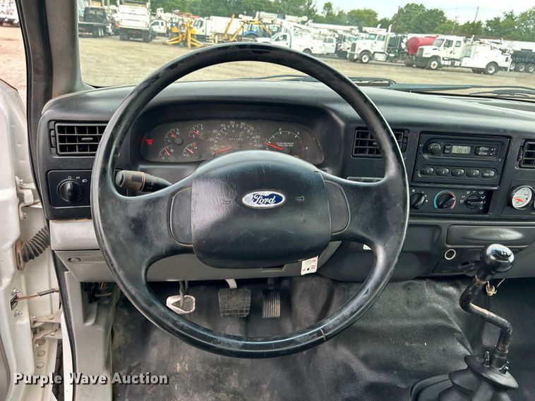 image for item EG0756 2008 Ford F750 Super Duty  utility / service truck