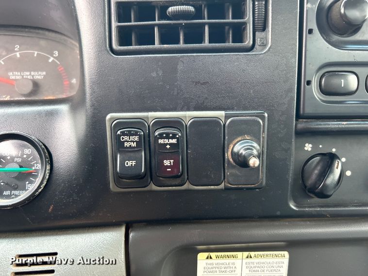 image for item EG0756 2008 Ford F750 Super Duty  utility / service truck