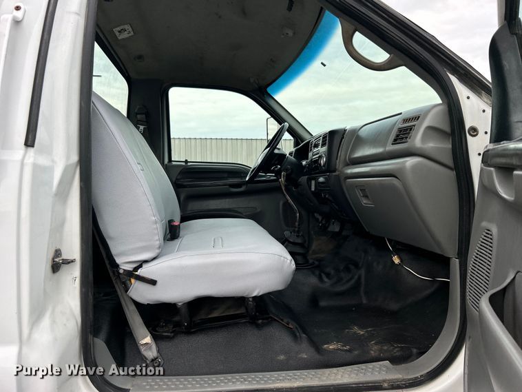 image for item EG0756 2008 Ford F750 Super Duty  utility / service truck