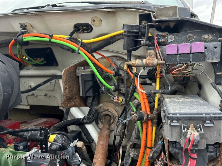 image for item EG0756 2008 Ford F750 Super Duty  utility / service truck