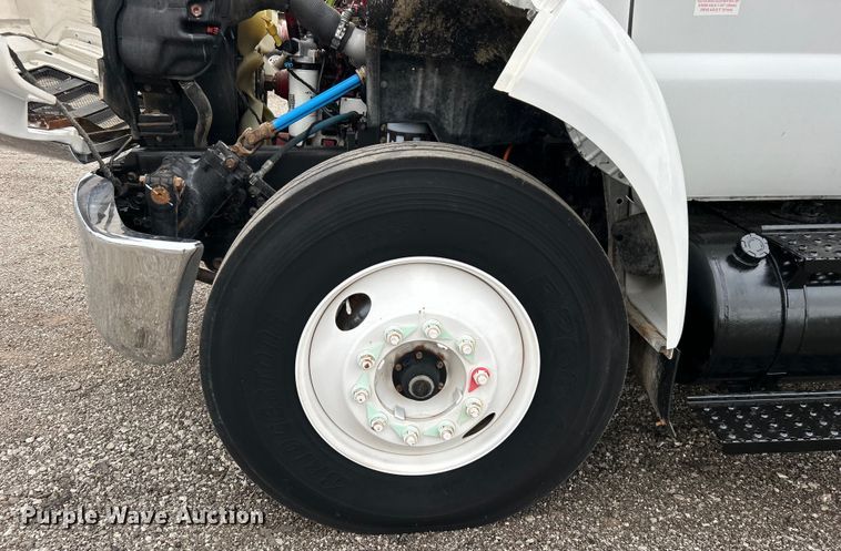 image for item EG0756 2008 Ford F750 Super Duty  utility / service truck