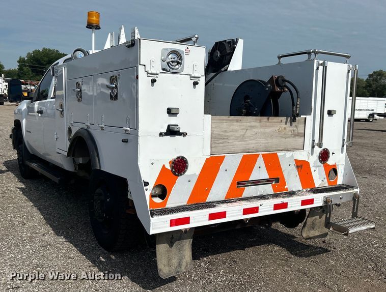 image for item EG0761 2012 Chevrolet  Silverado 2500HD Ext. Cab utility bed pickup truck