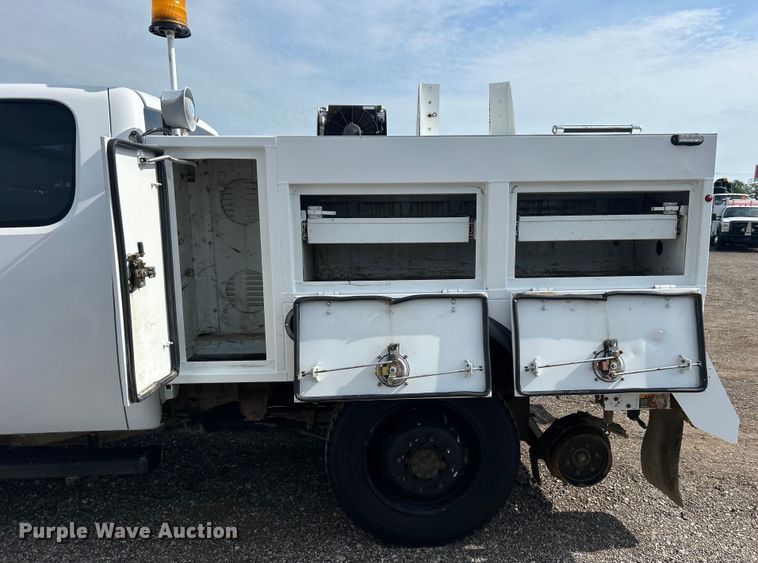 image for item EG0761 2012 Chevrolet  Silverado 2500HD Ext. Cab utility bed pickup truck