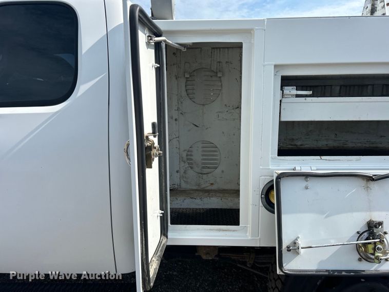 image for item EG0761 2012 Chevrolet  Silverado 2500HD Ext. Cab utility bed pickup truck