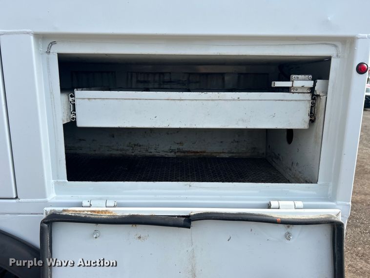 image for item EG0761 2012 Chevrolet  Silverado 2500HD Ext. Cab utility bed pickup truck