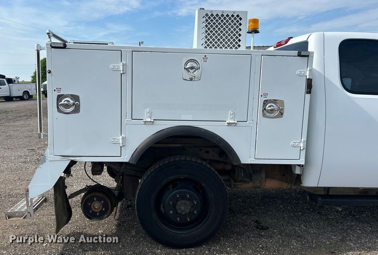 image for item EG0761 2012 Chevrolet  Silverado 2500HD Ext. Cab utility bed pickup truck