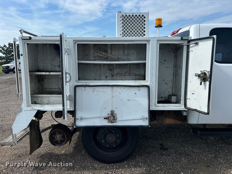 image for item EG0761 2012 Chevrolet  Silverado 2500HD Ext. Cab utility bed pickup truck