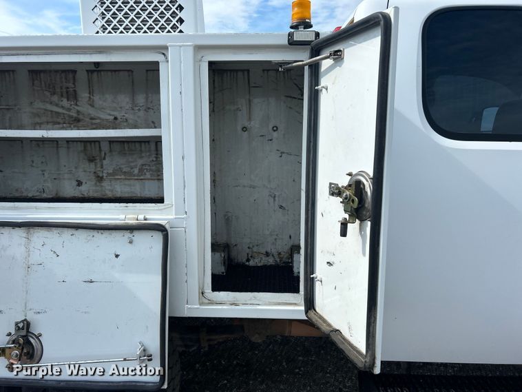 image for item EG0761 2012 Chevrolet  Silverado 2500HD Ext. Cab utility bed pickup truck