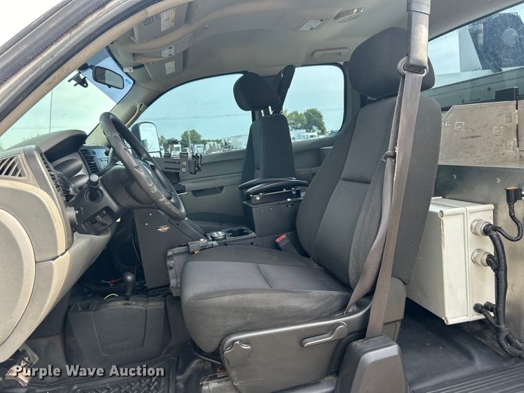 image for item EG0761 2012 Chevrolet  Silverado 2500HD Ext. Cab utility bed pickup truck