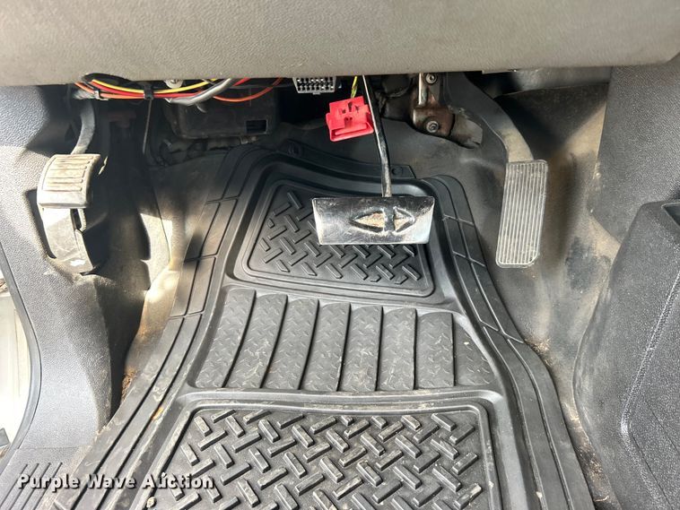 image for item EG0761 2012 Chevrolet  Silverado 2500HD Ext. Cab utility bed pickup truck