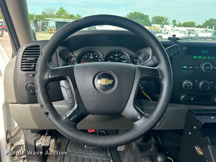 image for item EG0761 2012 Chevrolet  Silverado 2500HD Ext. Cab utility bed pickup truck