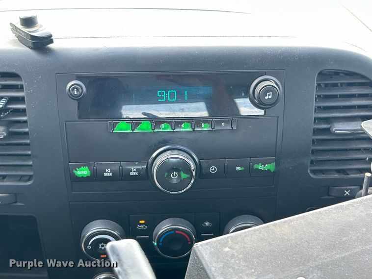 image for item EG0761 2012 Chevrolet  Silverado 2500HD Ext. Cab utility bed pickup truck