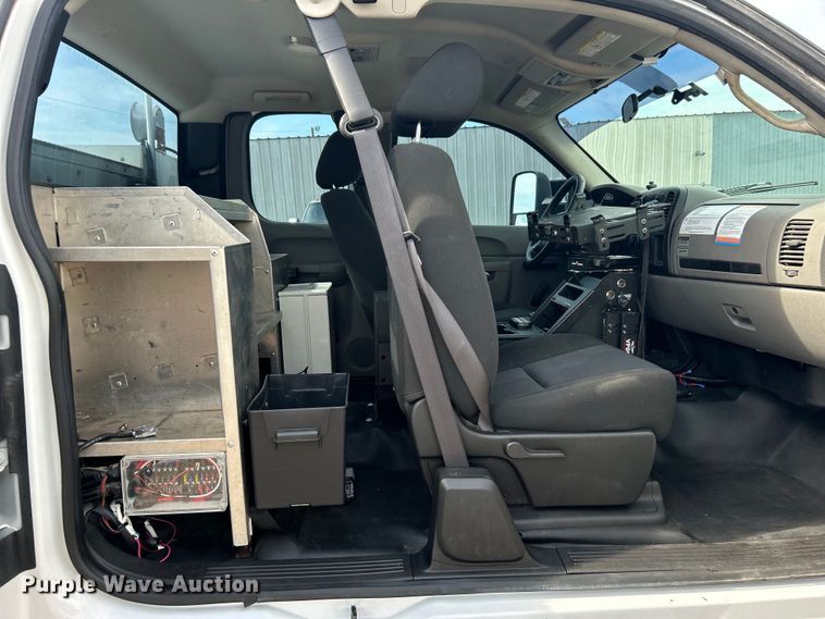 image for item EG0761 2012 Chevrolet  Silverado 2500HD Ext. Cab utility bed pickup truck