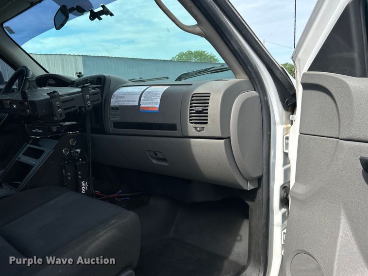 image for item EG0761 2012 Chevrolet  Silverado 2500HD Ext. Cab utility bed pickup truck