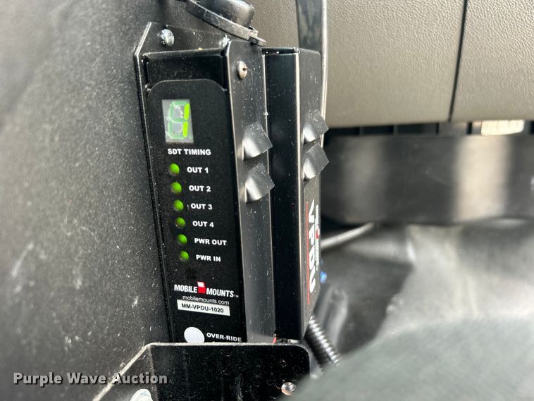 image for item EG0761 2012 Chevrolet  Silverado 2500HD Ext. Cab utility bed pickup truck