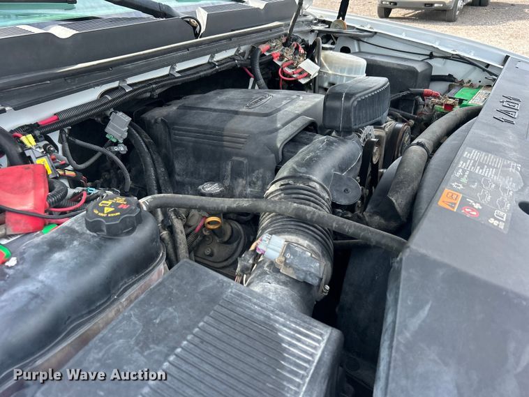 image for item EG0761 2012 Chevrolet  Silverado 2500HD Ext. Cab utility bed pickup truck