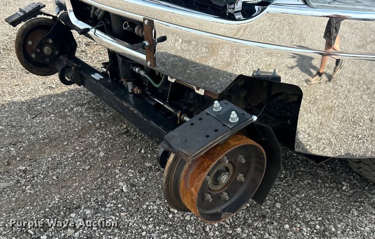 image for item EG0761 2012 Chevrolet  Silverado 2500HD Ext. Cab utility bed pickup truck